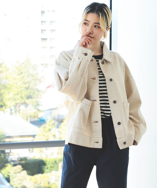 BEAMS HEART(ビームスハート)の「BEAMS HEART / タックショルダー オーバージャケット(デニムジャケット・レディース・オフホワイト/ネイビー・SMALL/MEDIUM)」の3枚目の写真