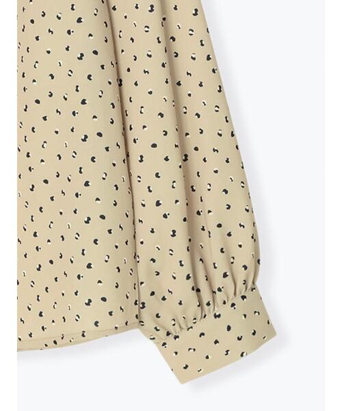 Te chichi TERRASSE（テチチテラス）の「幾何学柄2WAYボウタイブラウス