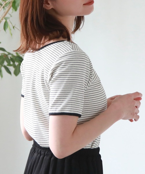 archives(アルシーヴ)の「パイピング2wayリブTOPS(Tシャツ/カットソー・レディース・オフホワイト/ブラック系その他/ホワイト×ブルー/ホワイト×グリーン・MEDIUM)」の13枚目の写真
