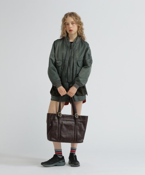 AVIREX（アヴィレックス）の「BULTO TOTE BAG ／ブルト　トートバッグ（トートバッグ・メンズ・ブラウン系その他3/ブラック/キャメル・F）」の4枚目の写真
