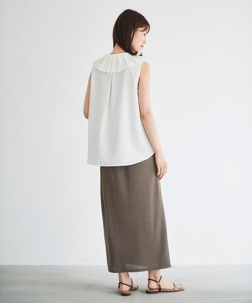 le.coeur blanc(ルクールブラン)の「タックエリノースリブラウス(シャツ/ブラウス・レディース・ブラック/オフホワイト・38)」の9枚目の写真
