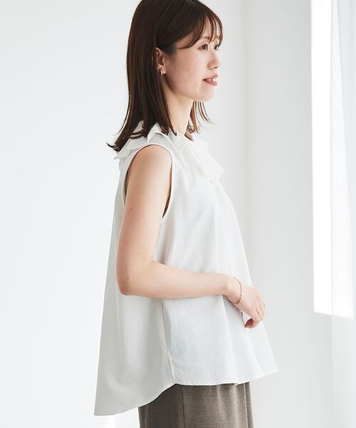 le.coeur blanc(ルクールブラン)の「タックエリノースリブラウス(シャツ/ブラウス・レディース・ブラック/オフホワイト・38)」の16枚目の写真