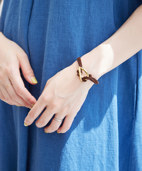 SLOBE IENA(スローブイエナ)の「【PHILIPPE AUDIBERT】SLOBE別注 ブラウンスウェードブレスレッド(ブレスレット・レディース・ブラウン・FREE)」の3枚目の写真