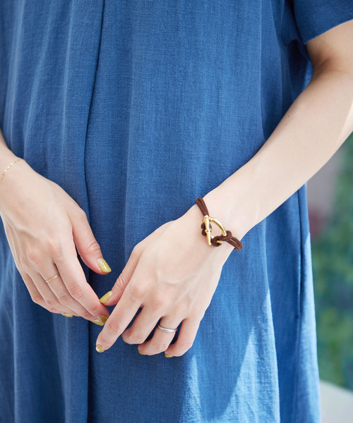 SLOBE IENA(スローブイエナ)の「【PHILIPPE AUDIBERT】SLOBE別注 ブラウンスウェードブレスレッド(ブレスレット・レディース・ブラウン・FREE)」の4枚目の写真