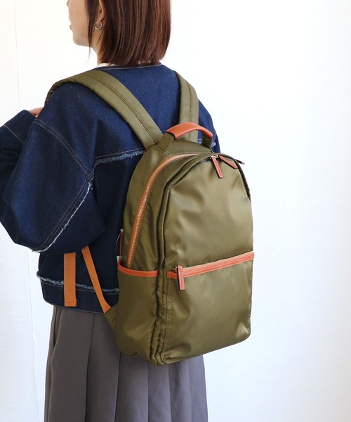 MIAN （ミアン）の「CLEMATIS/10ポケットリュック（バックパック/リュック・レディース・カーキ/ブラック/グレイッシュベージュ/アイボリー/ホワイト・FREE）」の6枚目の写真