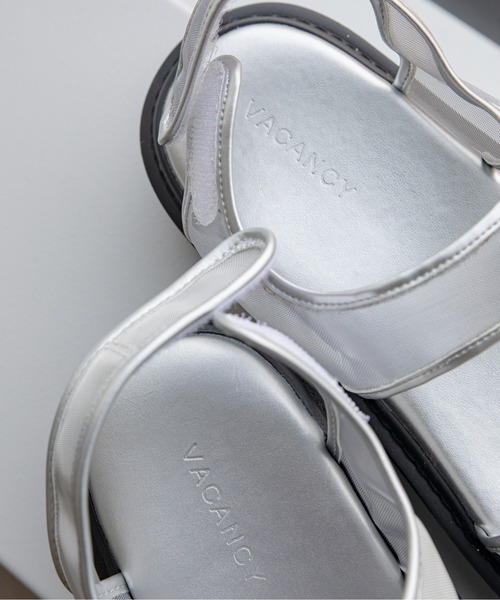 VACANCY（ヴァカンシー）の「厚底アシンメトリーシアーサンダル（サンダル・レディース・ブラック/シルバー・MEDIUM/LARGE/X-LARGE）」の17枚目の写真