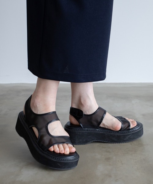 VACANCY（ヴァカンシー）の「厚底アシンメトリーシアーサンダル（サンダル・レディース・ブラック/シルバー・MEDIUM/LARGE/X-LARGE）」の8枚目の写真