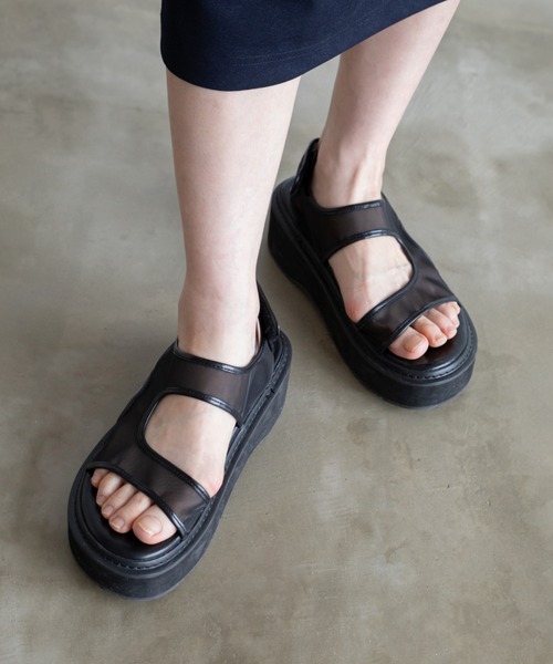 VACANCY（ヴァカンシー）の「厚底アシンメトリーシアーサンダル（サンダル・レディース・ブラック/シルバー・MEDIUM/LARGE/X-LARGE）」の10枚目の写真