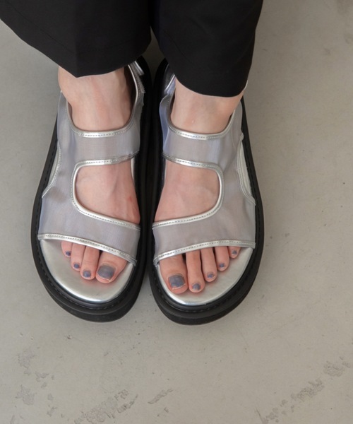 VACANCY（ヴァカンシー）の「厚底アシンメトリーシアーサンダル（サンダル・レディース・ブラック/シルバー・MEDIUM/LARGE/X-LARGE）」の15枚目の写真