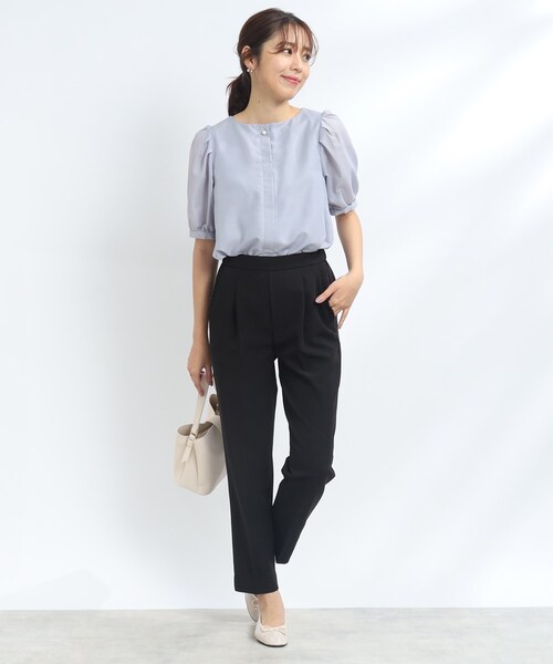 couture brooch(クチュールブローチ)の「◆【前後2WAY/洗える】シアーボリューム袖ブラウス(シャツ/ブラウス・レディース・ライトグレー/ブラック/ピンク系・38/42)」の4枚目の写真