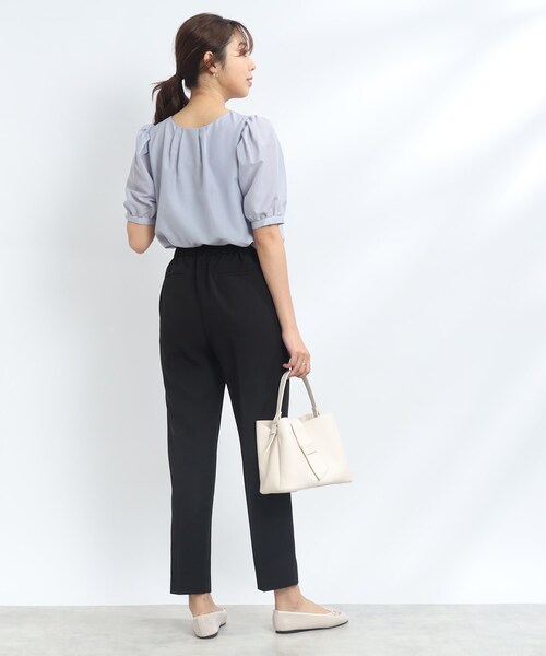 couture brooch(クチュールブローチ)の「◆【前後2WAY/洗える】シアーボリューム袖ブラウス(シャツ/ブラウス・レディース・ライトグレー/ブラック/ピンク系・38/42)」の6枚目の写真