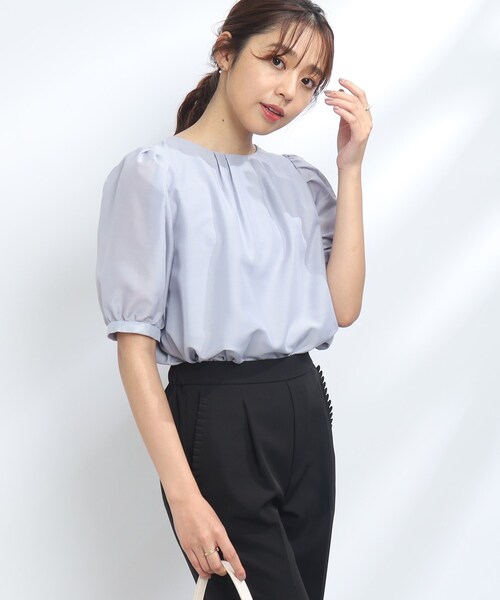 couture brooch(クチュールブローチ)の「◆【前後2WAY/洗える】シアーボリューム袖ブラウス(シャツ/ブラウス・レディース・ライトグレー/ブラック/ピンク系・38/42)」の8枚目の写真