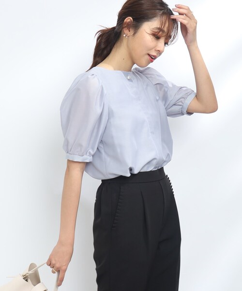 couture brooch(クチュールブローチ)の「◆【前後2WAY/洗える】シアーボリューム袖ブラウス(シャツ/ブラウス・レディース・ライトグレー/ブラック/ピンク系・38/42)」の10枚目の写真