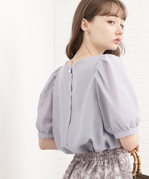 couture brooch(クチュールブローチ)の「◆【前後2WAY/洗える】シアーボリューム袖ブラウス(シャツ/ブラウス・レディース・ライトグレー/ブラック/ピンク系・38/42)」の13枚目の写真