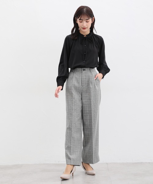 Honeys（ハニーズ）の「フリルボウタイブラウス（シャツ/ブラウス・レディース・アイボリー/ブラック/モカ/グレイッシュベージュ・M/S/L/3L/LL）」の6枚目の写真