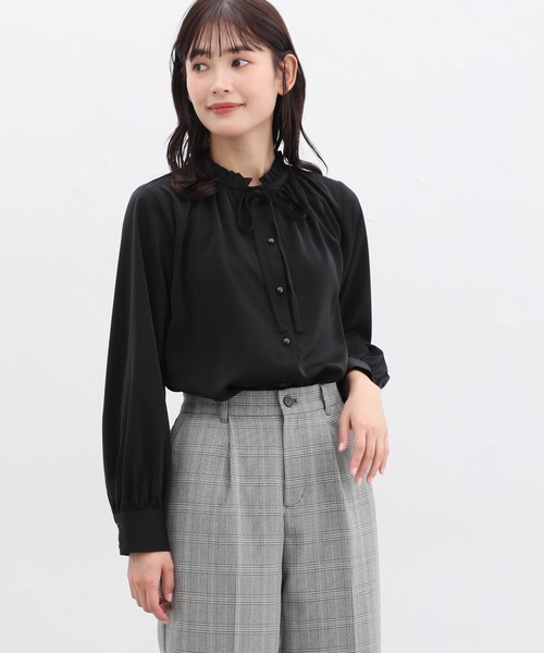 Honeys（ハニーズ）の「フリルボウタイブラウス（シャツ/ブラウス・レディース・アイボリー/ブラック/モカ/グレイッシュベージュ・M/S/L/3L/LL）」の7枚目の写真