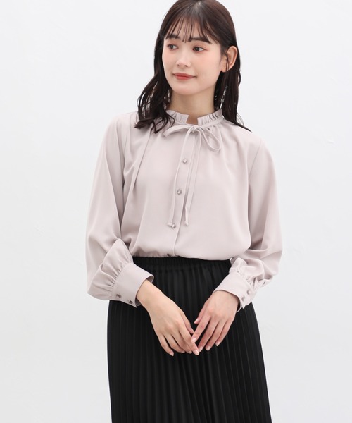 Honeys（ハニーズ）の「フリルボウタイブラウス（シャツ/ブラウス・レディース・アイボリー/ブラック/モカ/グレイッシュベージュ・M/S/L/3L/LL）」の9枚目の写真