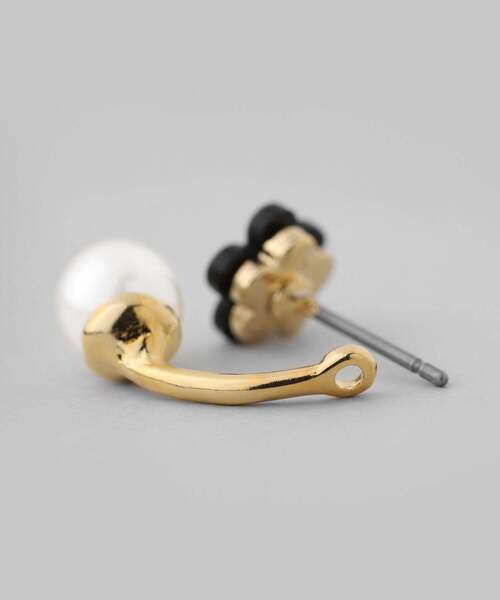 ANEMONE（アネモネ）の「フラワー×パール2WAYバックキャッチピアス（ピアス（両耳用）・レディース・アイボリー/ブラック・FREE）」の11枚目の写真