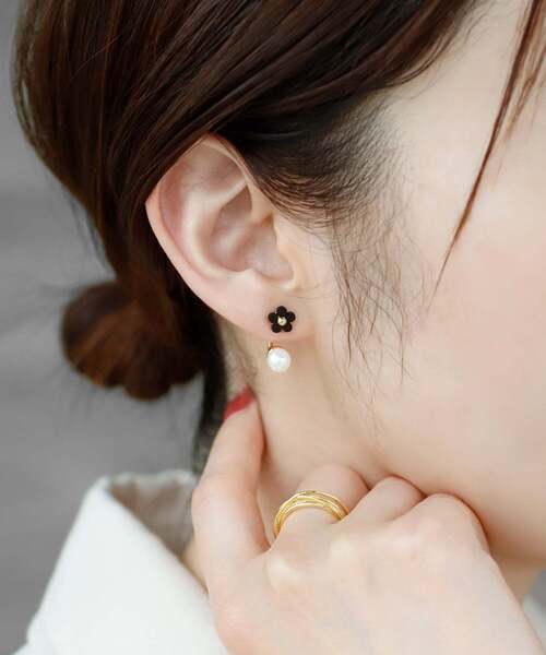 ANEMONE（アネモネ）の「フラワー×パール2WAYバックキャッチピアス（ピアス（両耳用）・レディース・アイボリー/ブラック・FREE）」の13枚目の写真