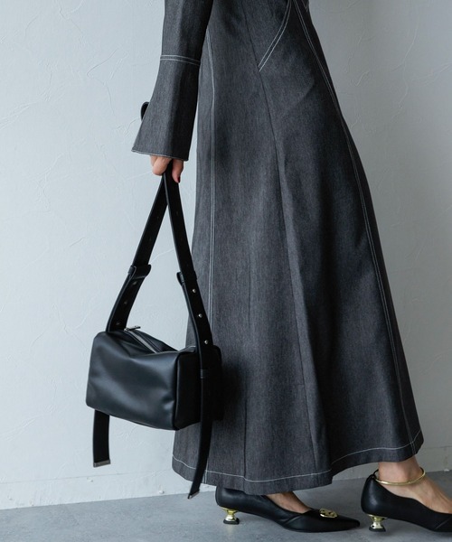 HARE(ハレ)の「スクエアソフトショルダーBAG(HARE)(ショルダーバッグ・レディース・シルバー/ブラック・FREE)」の5枚目の写真