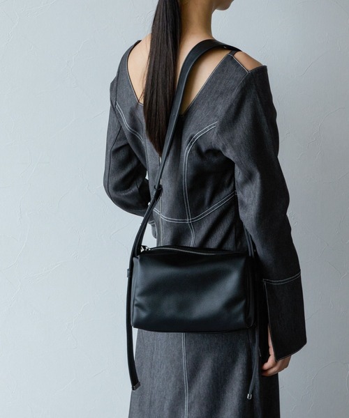 HARE(ハレ)の「スクエアソフトショルダーBAG(HARE)(ショルダーバッグ・レディース・シルバー/ブラック・FREE)」の7枚目の写真