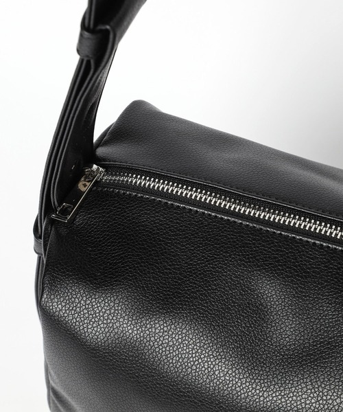 HARE(ハレ)の「スクエアソフトショルダーBAG(HARE)(ショルダーバッグ・レディース・シルバー/ブラック・FREE)」の17枚目の写真