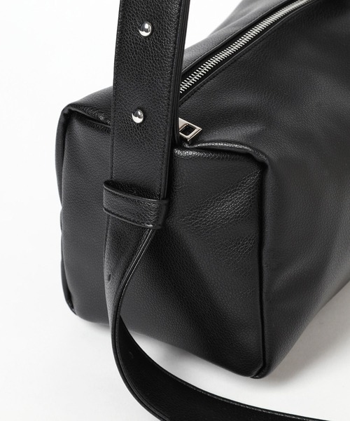 HARE(ハレ)の「スクエアソフトショルダーBAG(HARE)(ショルダーバッグ・レディース・シルバー/ブラック・FREE)」の18枚目の写真