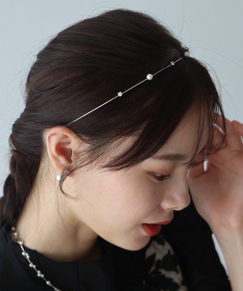 BLUEEAST（ブルーイースト）の「ビジュー＆パールカチューシャ（カチューシャ・レディース・シルバー/シルバー系/ゴールド系/ゴールド・FREE）」の5枚目の写真