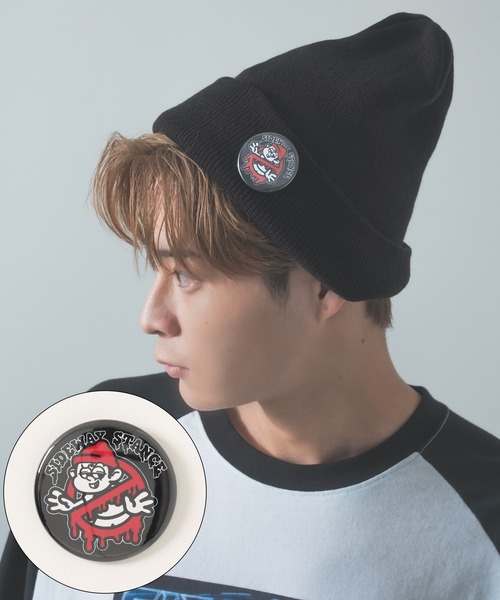 SIDEWAY STANCE(サイドウェイスタンス)の「【SIDEWAY STANCE】缶バッジ付き ニットキャップ(ニットキャップ/ビーニー・メンズ・杢グレー/ブルー/チャコール/パープル/グリーン/ブラック系/イエロー/ライトイエロー/ライトグリーン/ホワイト/ブラック系1/ブラック/ブラック系2/レッド/ブラウン/ベージュ・FREE)」の2枚目の写真