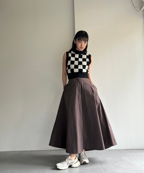 emmi(エミ)の「【emmi atelier】ハーフジップノースリブニット(ベスト・レディース・グレー/ブラック・FREE)」の20枚目の写真