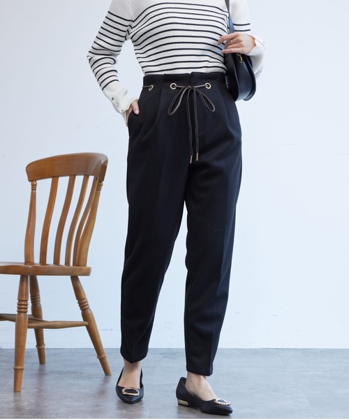 Chez toi(シェトワ)の「ハトメリボン起毛テーパードパンツ(その他パンツ・レディース・ブラック/ベージュ/アイボリー・MEDIUM/SMALL)」の4枚目の写真