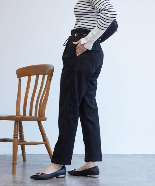Chez toi(シェトワ)の「ハトメリボン起毛テーパードパンツ(その他パンツ・レディース・ブラック/ベージュ/アイボリー・MEDIUM/SMALL)」の15枚目の写真