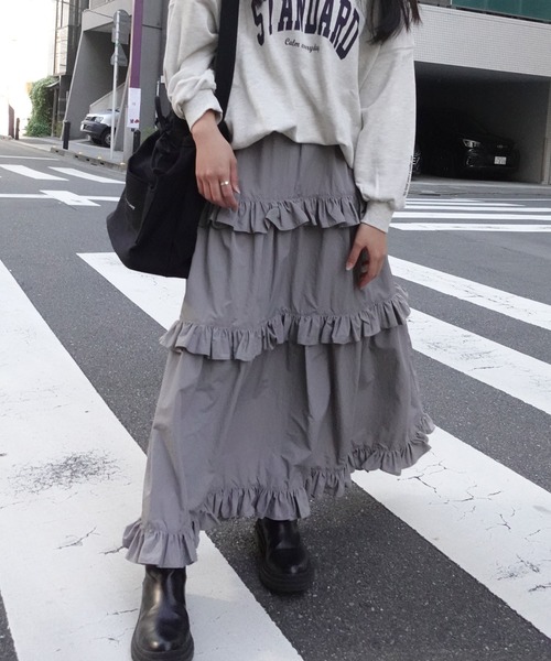 CORNERS（コーナーズ）の「ナイロンタフタフリルティアードスカート（スカート・レディース・グレー/ブラック/ホワイト・M）」の4枚目の写真