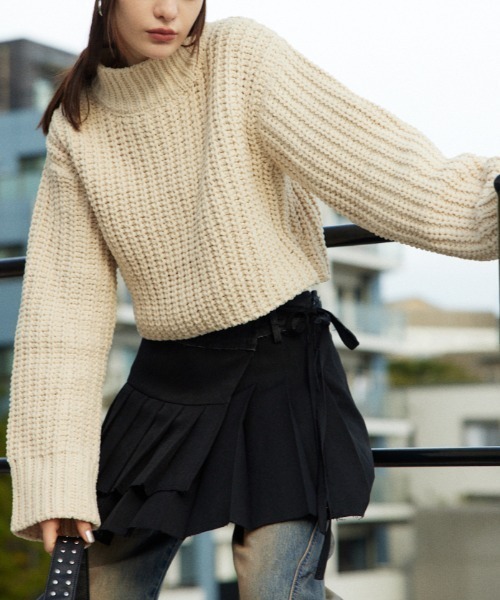 SLY（スライ）の「MOLE YARN CROP TOPS モールヤン クロップ トップス（ニット/セーター・レディース・ブラック/アイボリー/ダークグレー/クリアレッド・FREE）」の2枚目の写真
