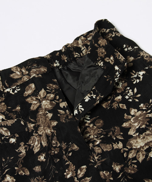 mystic(ミスティック)の「花柄タイトスカート(スカート・レディース・カーキ/ベージュ/ブラック・フリ-)」の6枚目の写真