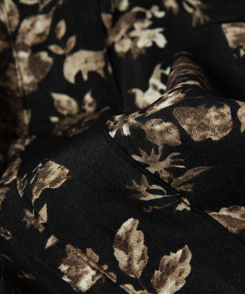 mystic(ミスティック)の「花柄タイトスカート(スカート・レディース・カーキ/ベージュ/ブラック・フリ-)」の9枚目の写真