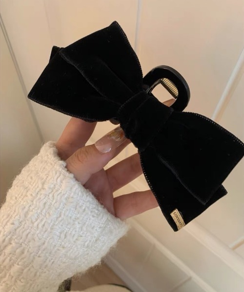E&C closet…（イーアンドシークローゼット）の「ベロアリボンヘアクリップ（バレッタ/ヘアクリップ・レディース・ブラック・FREE）」の2枚目の写真