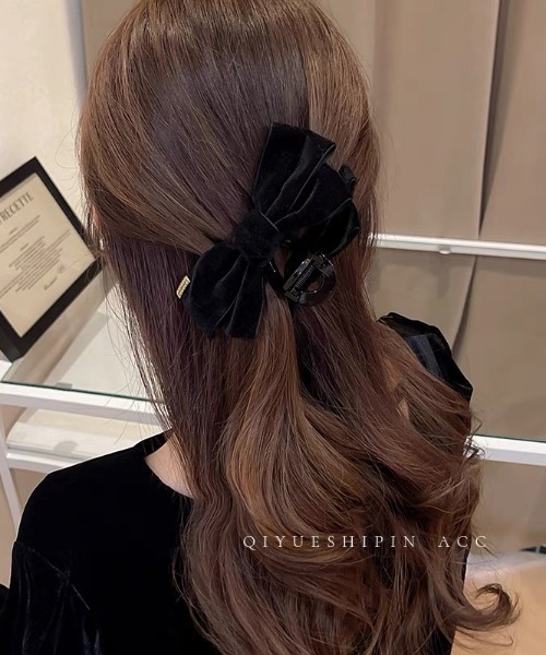 E&C closet…（イーアンドシークローゼット）の「ベロアリボンヘアクリップ（バレッタ/ヘアクリップ・レディース・ブラック・FREE）」の6枚目の写真
