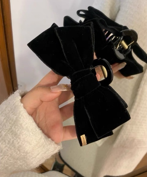 E&C closet…（イーアンドシークローゼット）の「ベロアリボンヘアクリップ（バレッタ/ヘアクリップ・レディース・ブラック・FREE）」の10枚目の写真