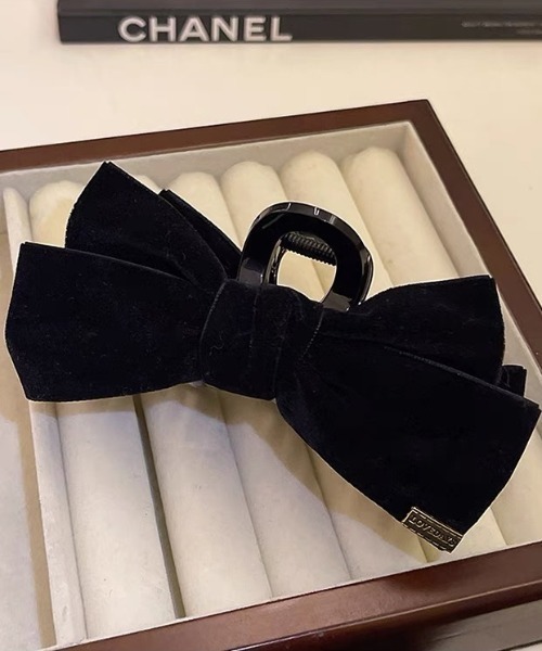 E&C closet…（イーアンドシークローゼット）の「ベロアリボンヘアクリップ（バレッタ/ヘアクリップ・レディース・ブラック・FREE）」の11枚目の写真