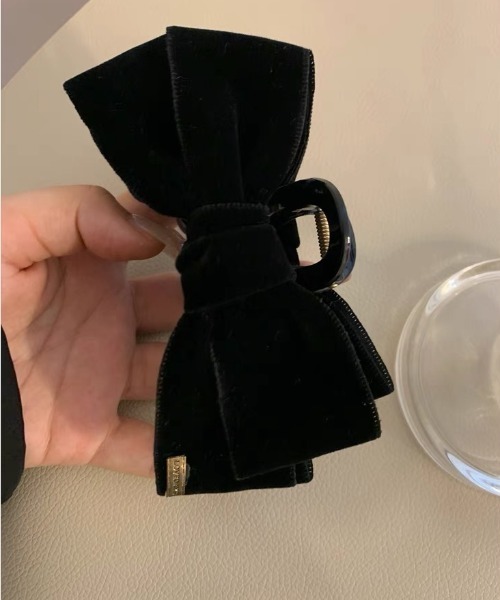 E&C closet…（イーアンドシークローゼット）の「ベロアリボンヘアクリップ（バレッタ/ヘアクリップ・レディース・ブラック・FREE）」の14枚目の写真