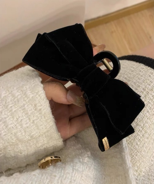 E&C closet…（イーアンドシークローゼット）の「ベロアリボンヘアクリップ（バレッタ/ヘアクリップ・レディース・ブラック・FREE）」の16枚目の写真