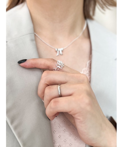 JUMELLE(ジュメロ)の「flower shape ring(リング・レディース・シルバー・FREE)」の4枚目の写真