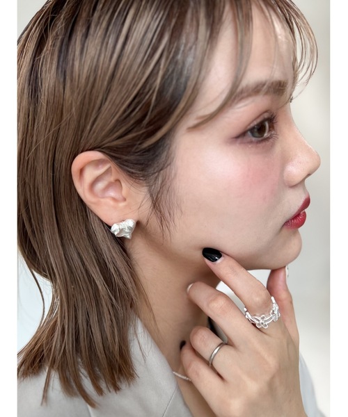 JUMELLE(ジュメロ)の「flower shape ring(リング・レディース・シルバー・FREE)」の5枚目の写真