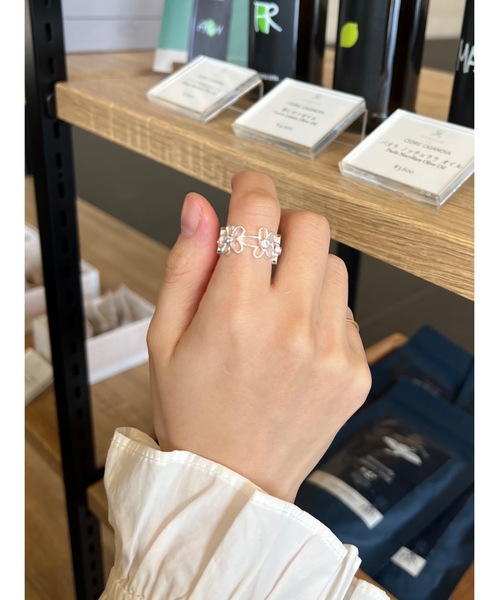 JUMELLE(ジュメロ)の「flower shape ring(リング・レディース・シルバー・FREE)」の7枚目の写真