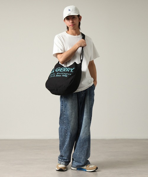 GERRY(ジェリー)の「【GERRY/ジェリー】ニュースペーパー キャンバス ロゴ ショルダーバッグ(ショルダーバッグ・メンズ・アイボリー/ブラック・FREE)」の15枚目の写真