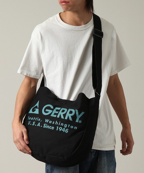 GERRY(ジェリー)の「【GERRY/ジェリー】ニュースペーパー キャンバス ロゴ ショルダーバッグ(ショルダーバッグ・メンズ・アイボリー/ブラック・FREE)」の14枚目の写真