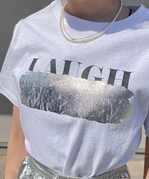 Meli rich（メリーリッチ）の「箔プリントLAUGH英字ロゴ消しコンパクトT（Tシャツ/カットソー・レディース・ブラック×シルバー/ホワイト×シルバー・FREE）」の11枚目の写真