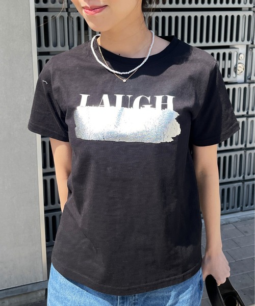 Meli rich（メリーリッチ）の「箔プリントLAUGH英字ロゴ消しコンパクトT（Tシャツ/カットソー・レディース・ブラック×シルバー/ホワイト×シルバー・FREE）」の14枚目の写真