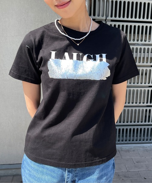 Meli rich（メリーリッチ）の「箔プリントLAUGH英字ロゴ消しコンパクトT（Tシャツ/カットソー・レディース・ブラック×シルバー/ホワイト×シルバー・FREE）」の15枚目の写真